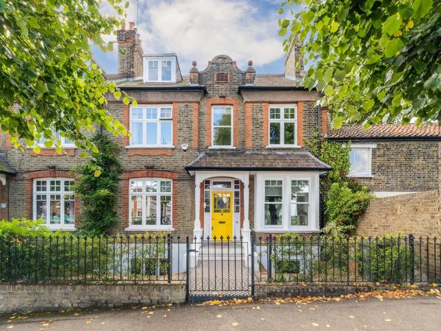 House for sale in London Borough of Lewisham, Blackheath