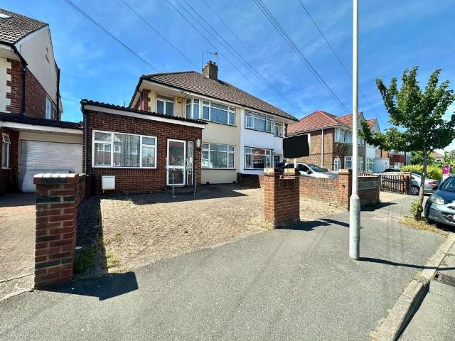 House for sale in Yeading, Greater London