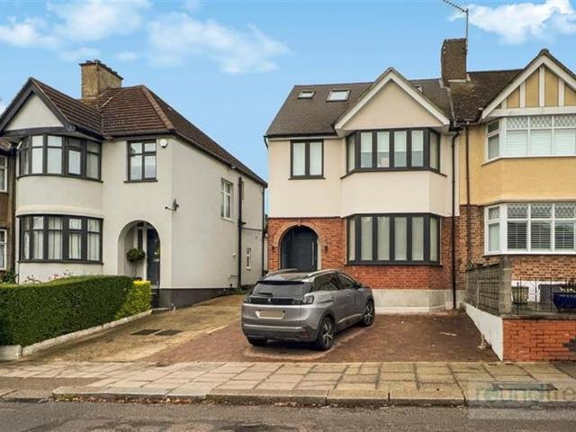 House for sale in Hendon, Greater London