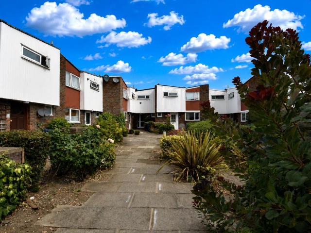 House for sale in Colindale, Greater London