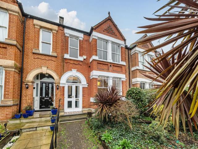 House for sale in Charlton Riverside, Greater London