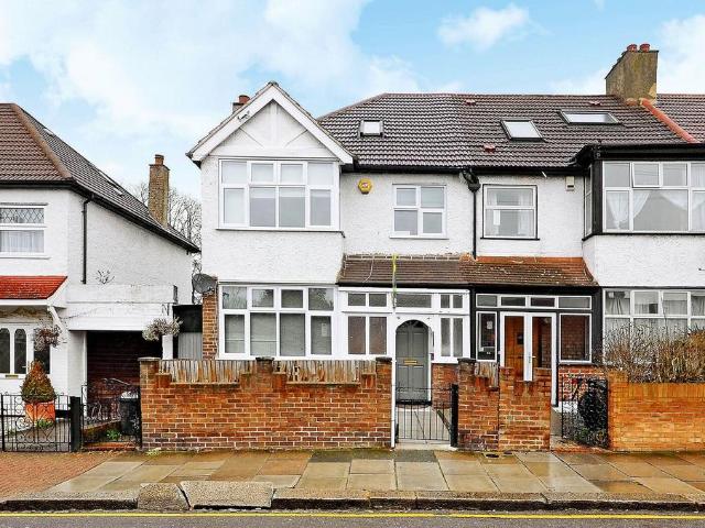 House for sale in Summerstown, Greater London