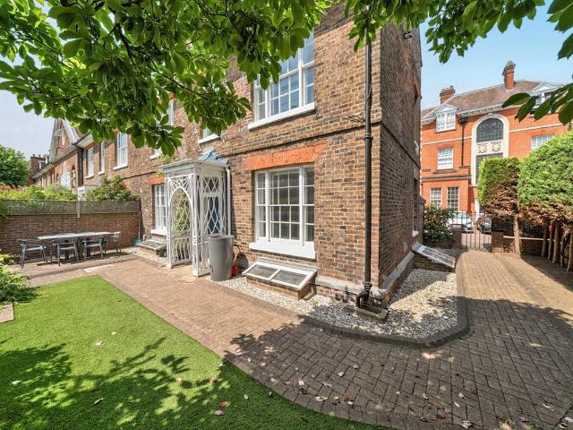 House for sale in Hertford, Colliers End