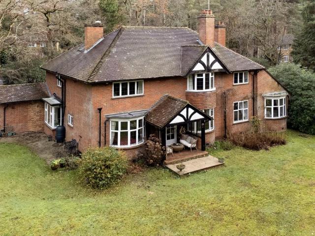 House for sale in Fleet, Hart