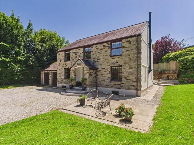 House for sale in Mount Ambrose, Cornwall