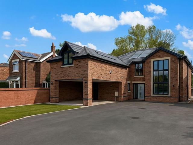 House for sale in Roby Mill, Lancashire