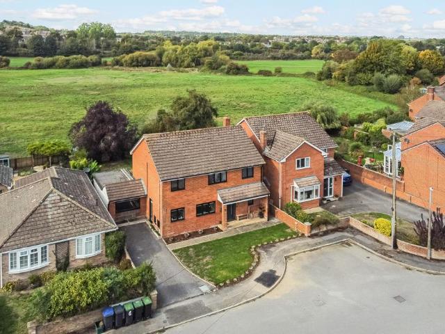 House for sale in Hampton Park, Laverstock