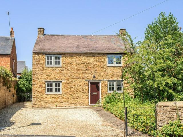 House for sale in Kings Sutton, Northamptonshire