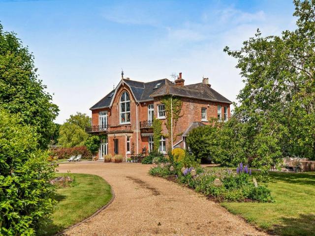 House for sale in Tedfold, Horsham