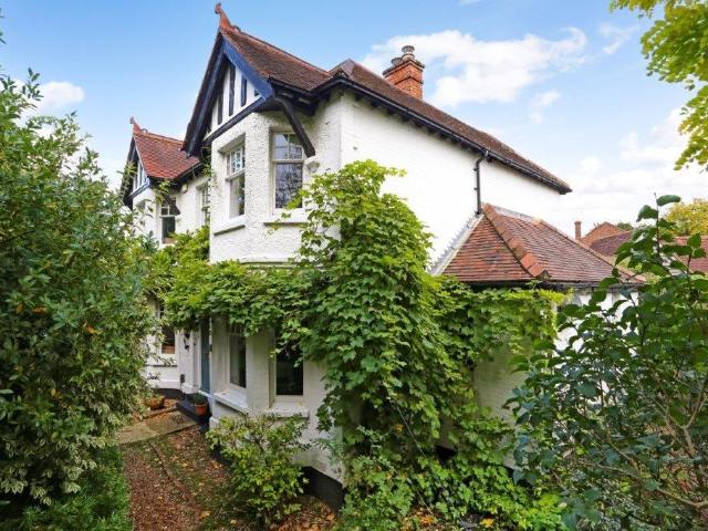 House for sale in Fole, Surrey
