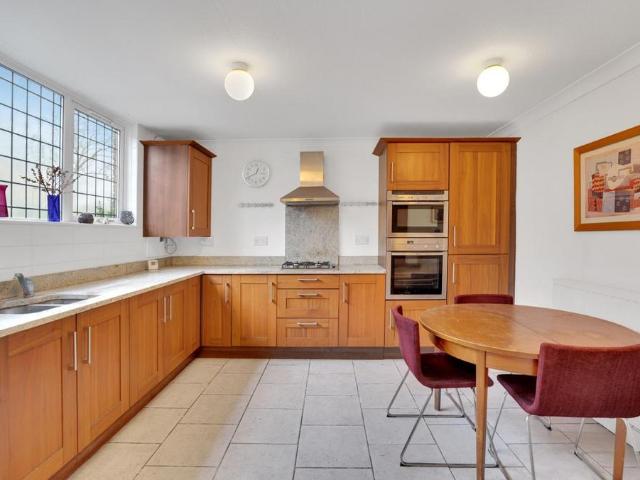 House for sale in Streatham Hill, Greater London