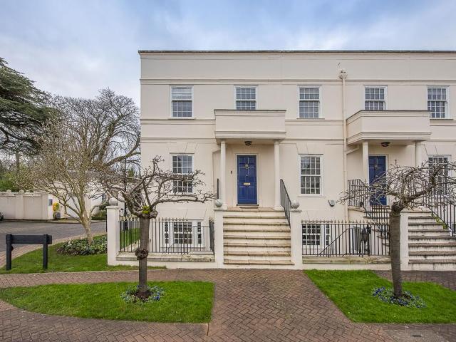 House for sale in Roehampton, Greater London