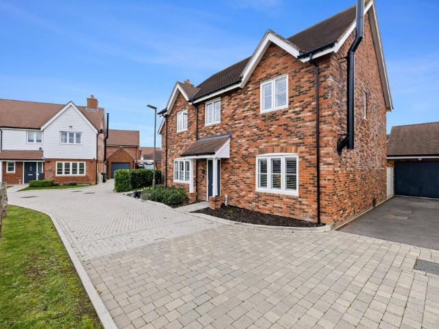House for sale in Greenfields, Red Hill
