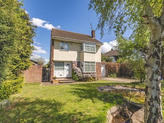 House for sale in Datchet, Southlea