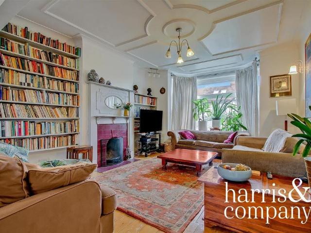 House for sale in Harlesden, Greater London