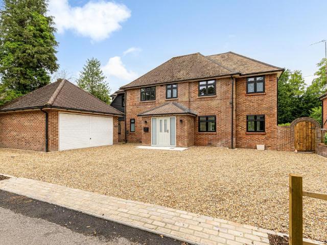 House for sale in Fleet, Hart