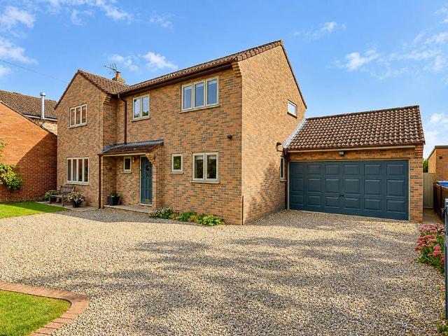 House for sale in Norton-on-derwent, North Yorkshire