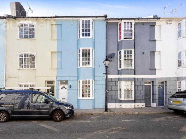 House for sale in Round Hill, Brighton & Hove