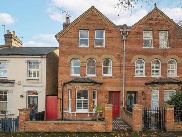House for sale in Hampton Hill, Greater London