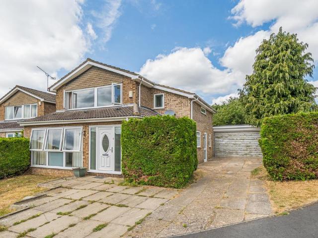 House for sale in Moneyhill, Batchworth