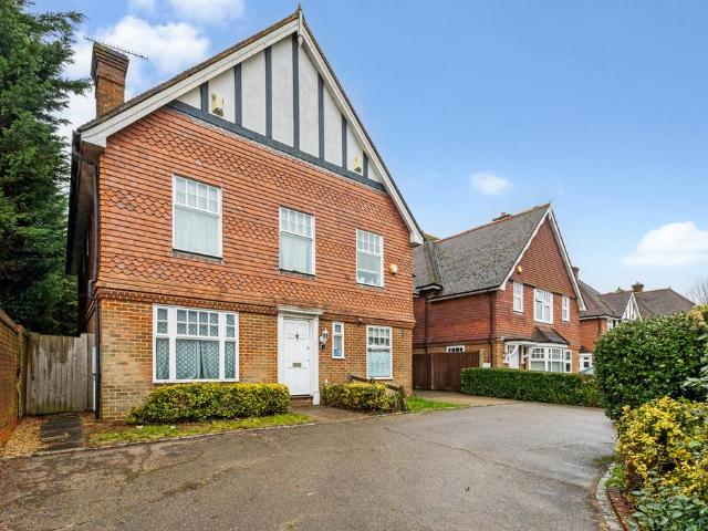 House for sale in Pinner, Greater London