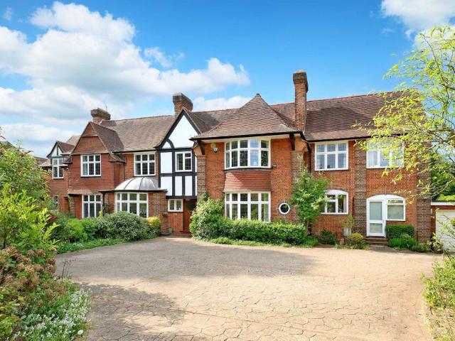 House for sale in Beaconsfield, Knotty Green