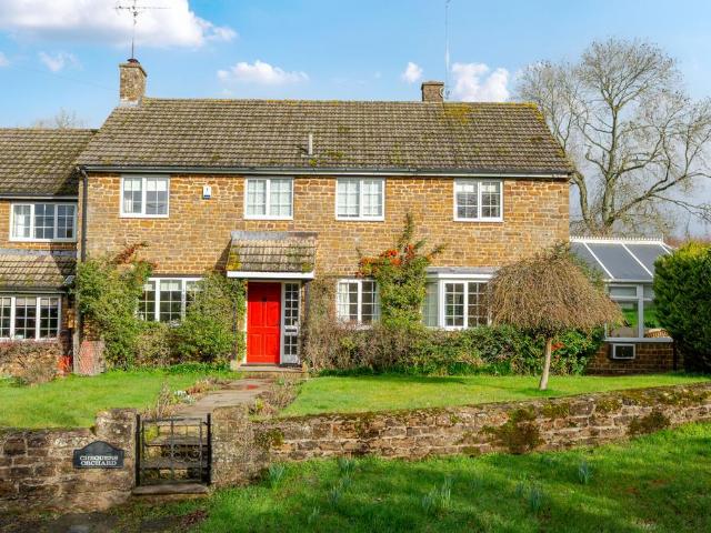 House for sale in Moreton Pinkney, Northamptonshire