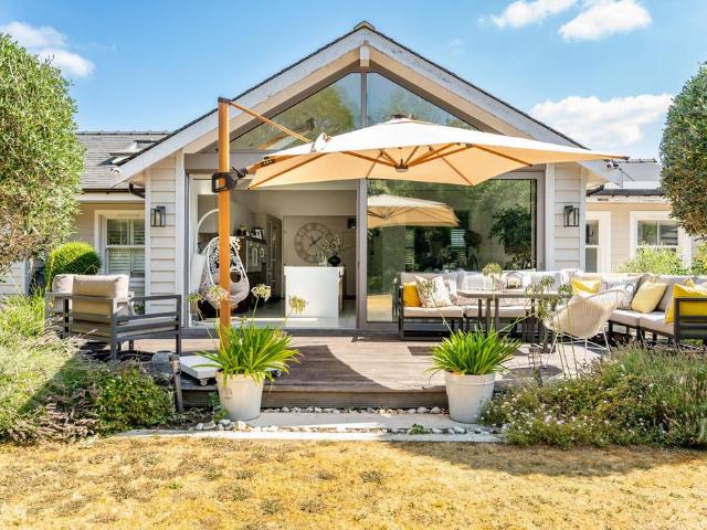 House for sale in London Borough of Richmond upon Thames, Greater London