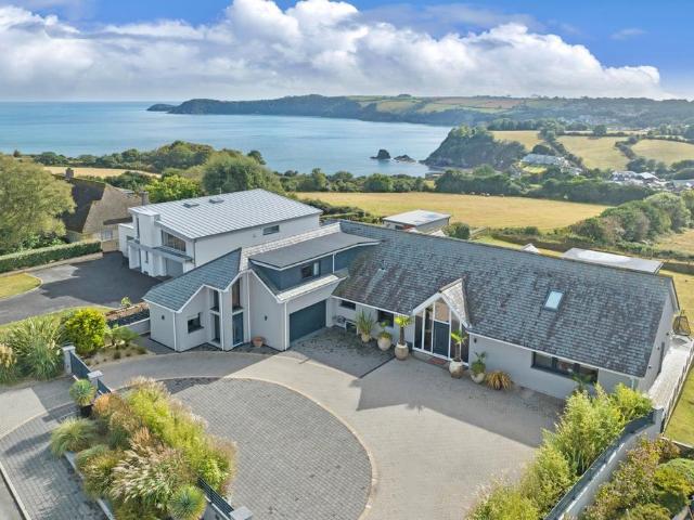 House for sale in Carlyon Bay, Cornwall
