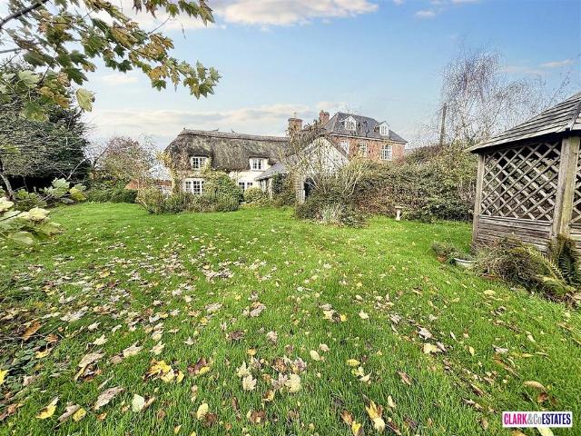 House for sale in Farringdon, Budlake