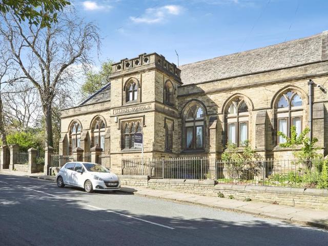 House for sale in Pudsey, West Yorkshire
