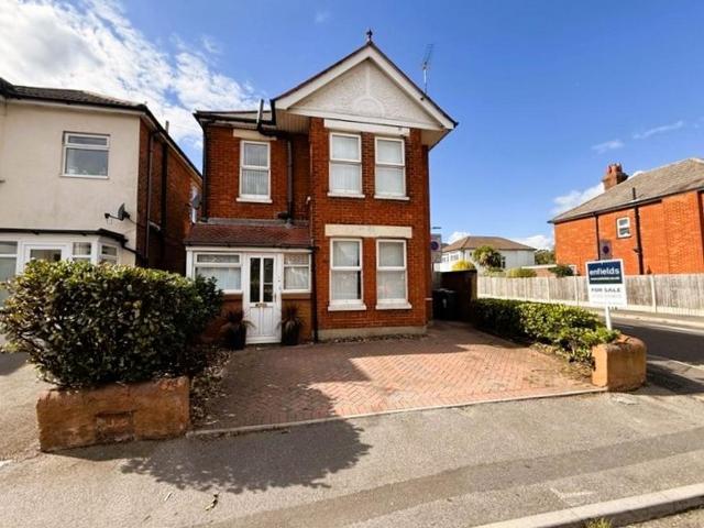 House for sale in Talbot Village, Bournemouth