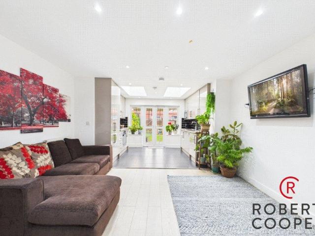 House for sale in Greater London
