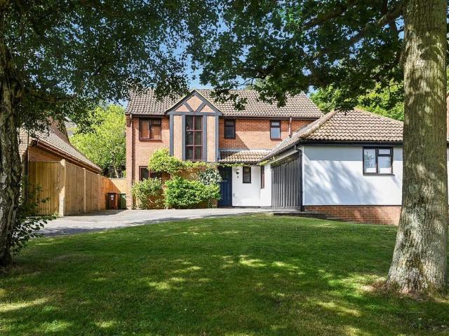House for sale in Heathlands, East Sussex