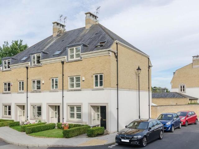 House for sale in Dringhouses, York