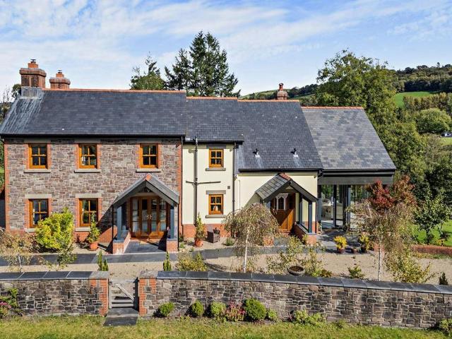 House for sale in Cynwyl Gaeo, Pumsaint