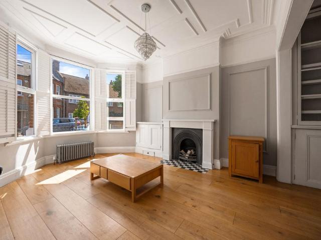House for sale in Harlesden, Greater London