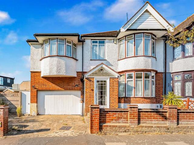 House for sale in Loxford, Greater London
