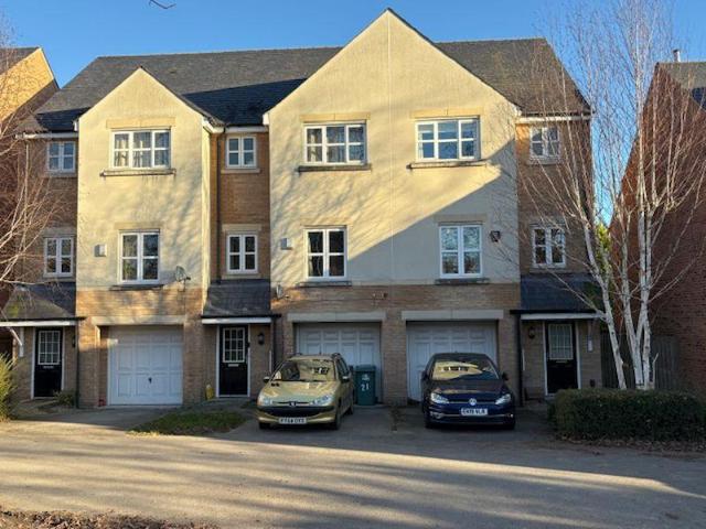 House for sale in Far Headingley, Weetwood