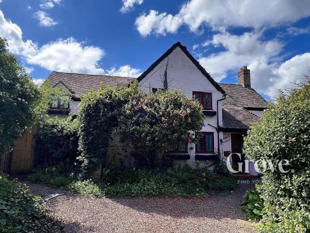 House for sale in Bromsgrove, Worcestershire