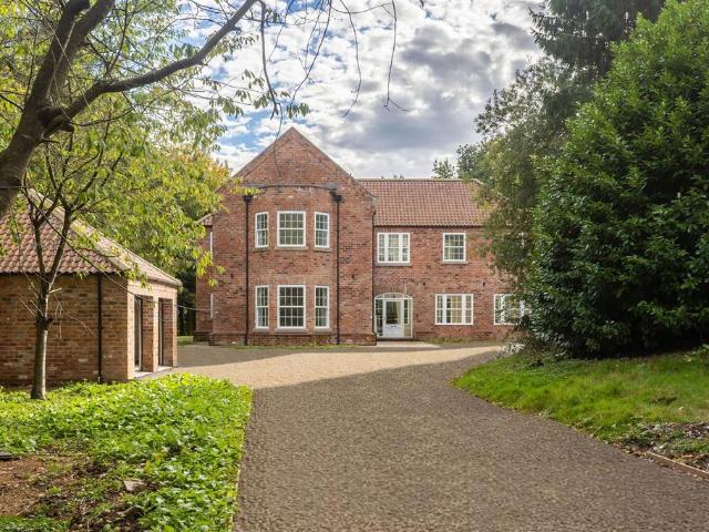 House for sale in Newby and Scalby, North Yorkshire
