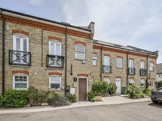 House for sale in Leyton, Greater London