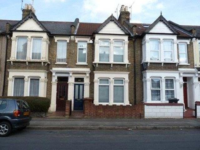 House for sale in Chapel End, Highams Park