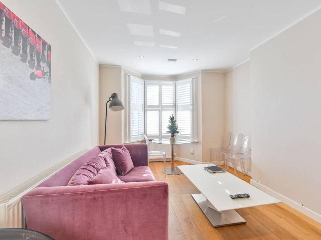 House for sale in Battersea, Greater London