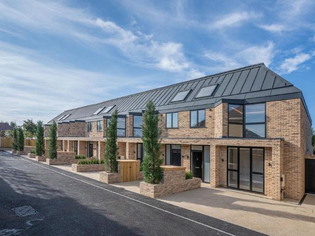 House for sale in London Borough of Merton, Merton Park