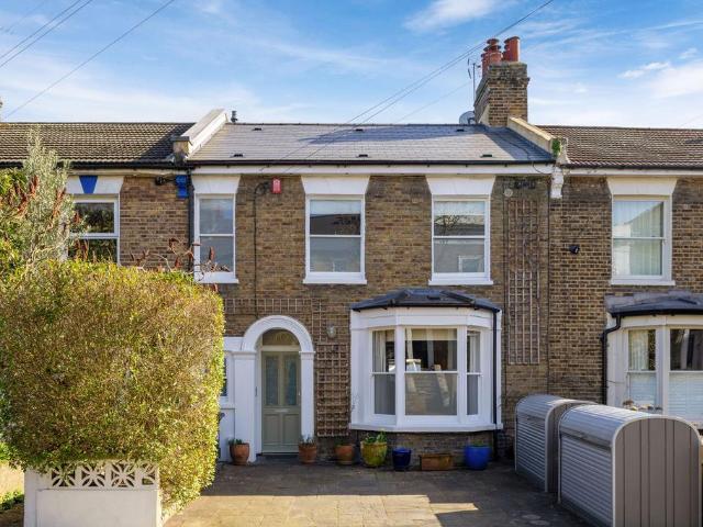 House for sale in Herne Hill, Greater London