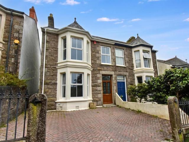 House for sale in Mount Ambrose, Cornwall