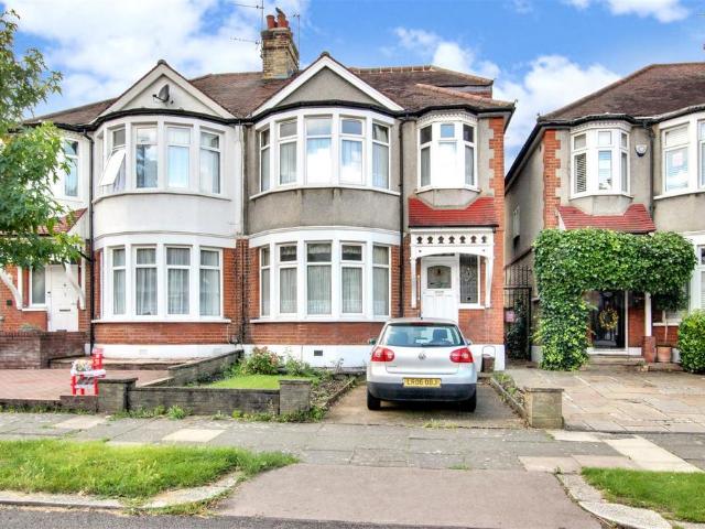 House for sale in Winchmore Hill, Palmers Green