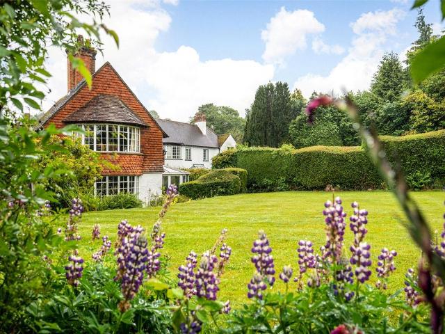 House for sale in Farley Green, Westborough