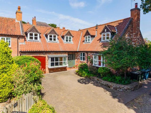 House for sale in Barton In Fabis, East Midlands